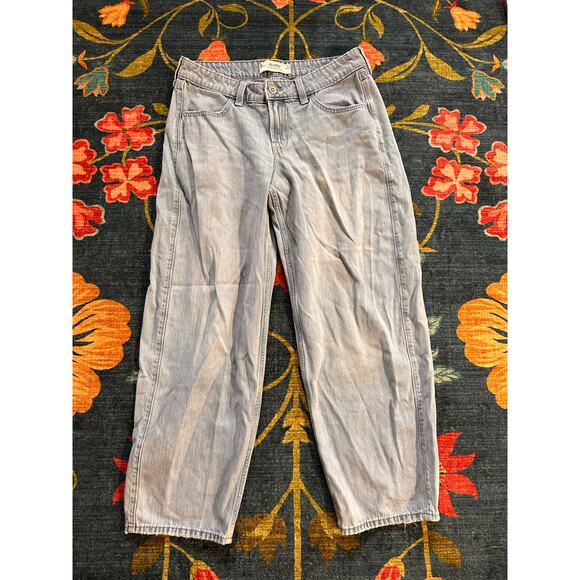 Hollister Low-Rise Taper Baggy Jeans Size 10 - Picture 5 of 8